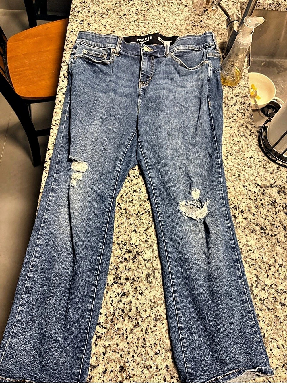 TORRID Bombshell Straight Premium Stretch Straight Leg Distressed Blue Jeans 18S